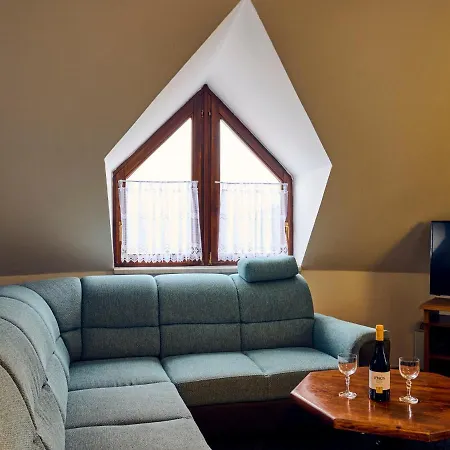611-3 By Interhome *